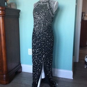 LAURENCE KAZAR NY Size L SEQUENCED GOWN